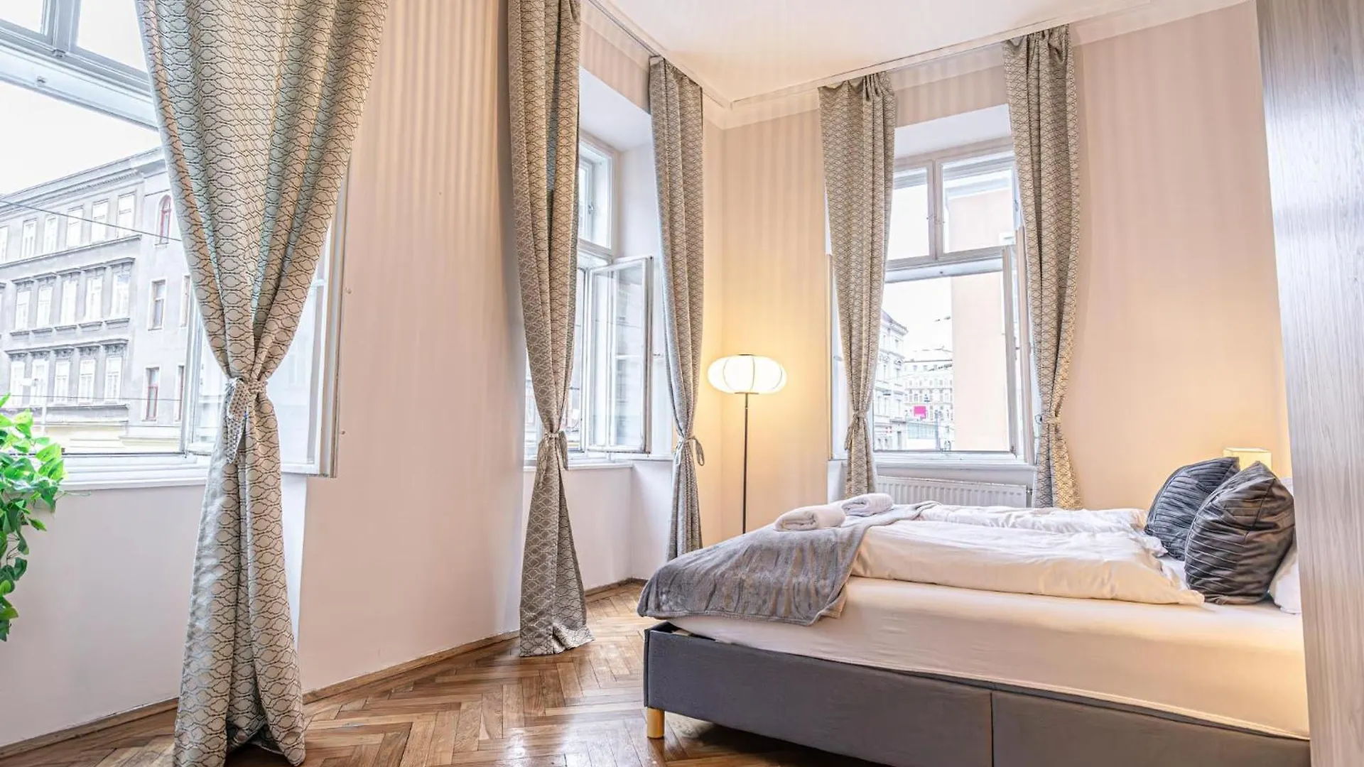 Apartment Metropolitan Charm Stylish 2Br & 1Lr Apt In Vienna'S Core
